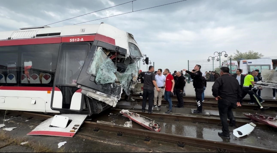 Samsun’da tramvaylar çarpıştı: 1’i ağır 14 yaralı