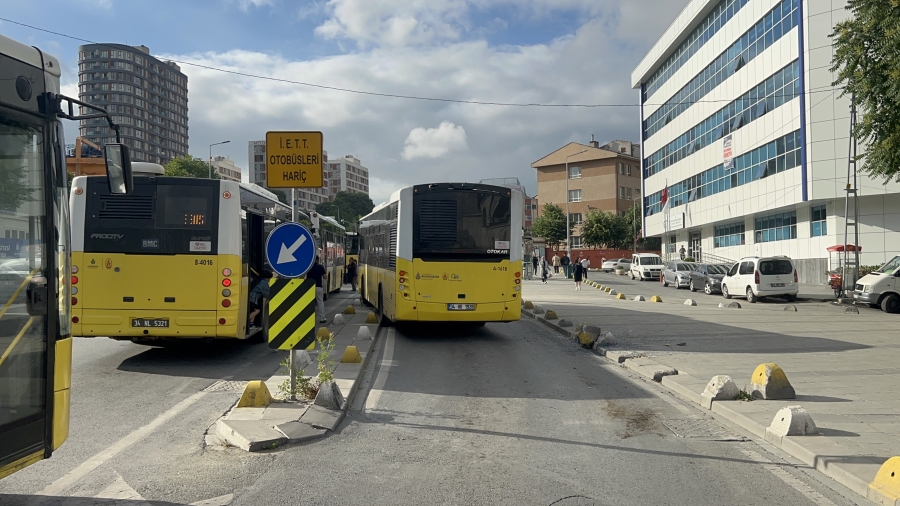 İETT otobüsler için ayrılan yolda kaza yaptı: 1 yaralı