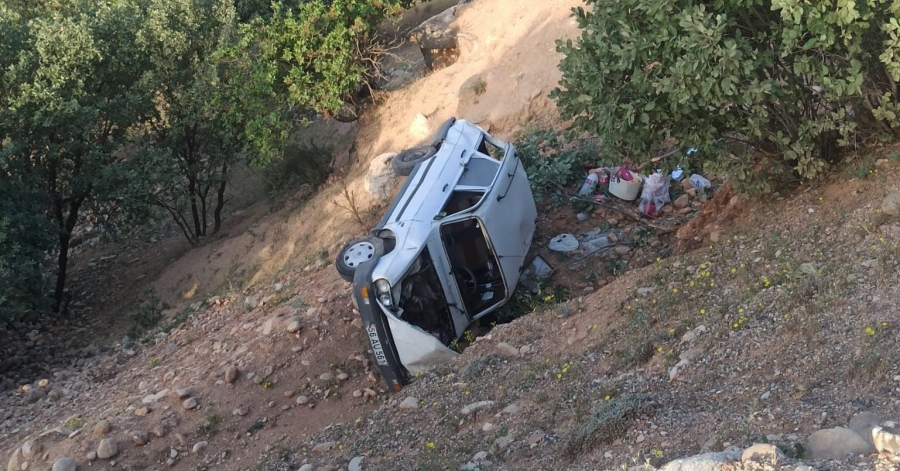 Siirt’te otomobil şarampole yuvarlandı: 3 yaralı