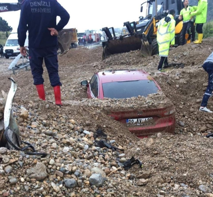 Toprak altında kalan araçtan sağ kurtulan şahıs dehşet anlarını anlattı