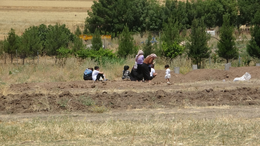 Diyarbakır’da katliam gibi arazi kavgasında cenazeler toprağa verildi