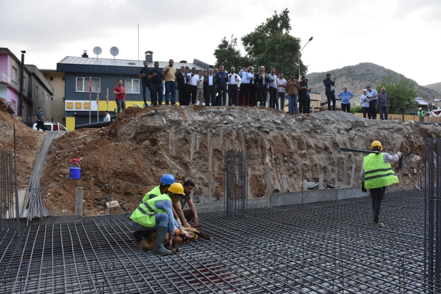 Sason'da 3 bin kişinin namaz kılabileceği caminin temeli atıldı