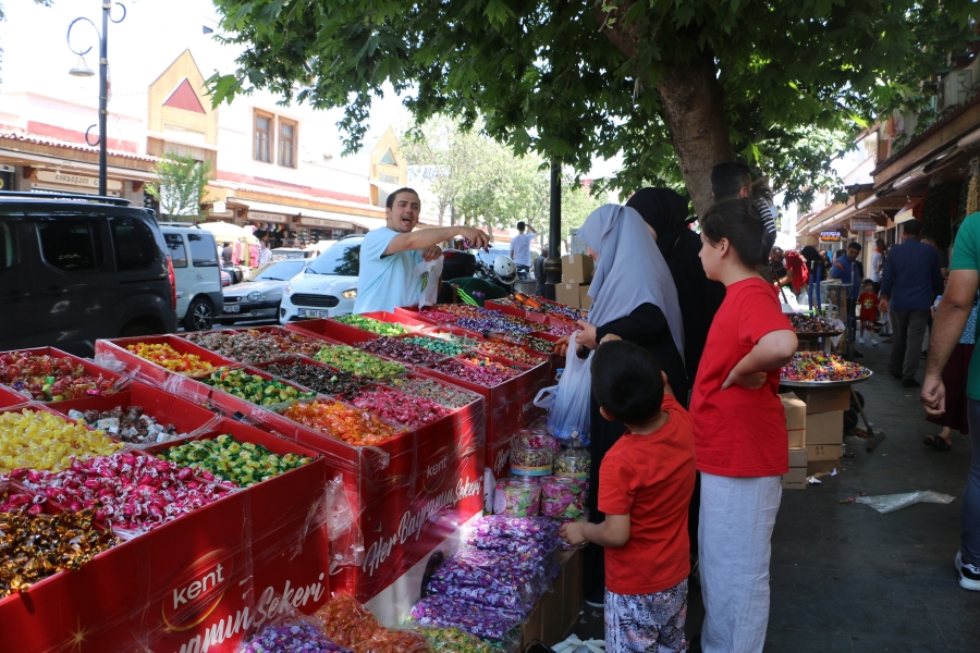 Diyarbakır’da çarşı pazarda bayram hareketliliği