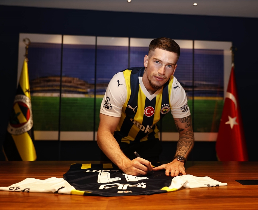 Fenerbahçe, Ryan Kent ile 4 yıllık sözleşme imzaladı