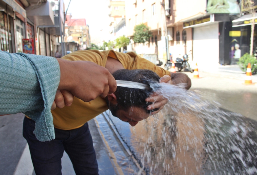 Cizre'de aşırı sıcaklar hayatı olumsuz etkiledi