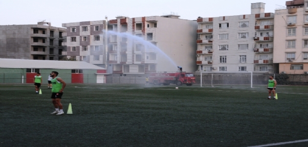 Cizre Sporda Tazyikli Su Altında Futbol Antrenmanı