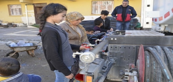 Fırtınadan etkilenen Beytüşşebap`ta yaralar sarılıyor