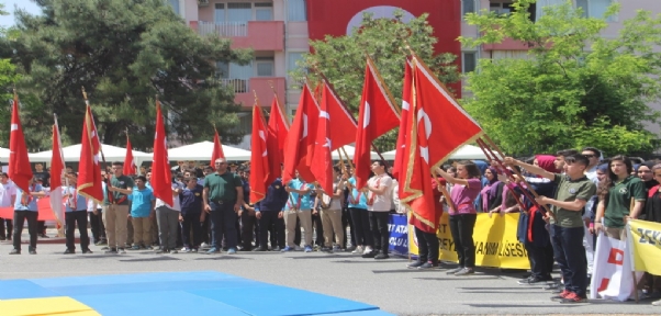 Milli Eğitim Bakanı Selçuk:"Suriyeli 600 Binin Üzerinde Öğrenci Var"