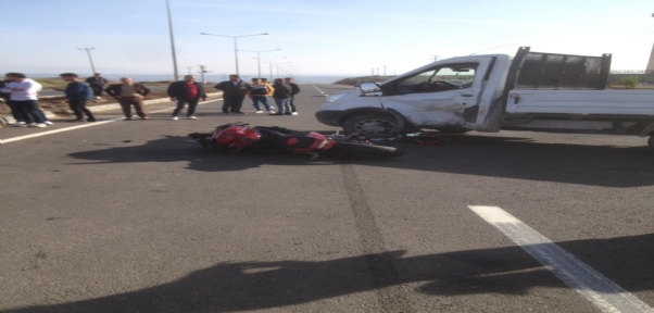 Cizre`de Motosiklet Kamyonetle Çarpıştı: 1 ölü