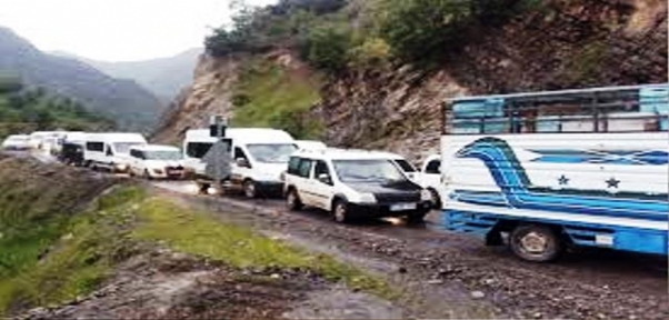 Şırnak-Hakkari Karayolu Heyelan Nedeniyle Ulaşıma Kapandı