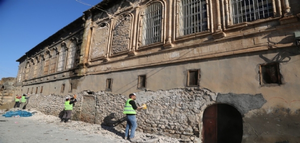 Cizre`de Mehmet Ağa Kasrı`nda Restorasyon Başladı