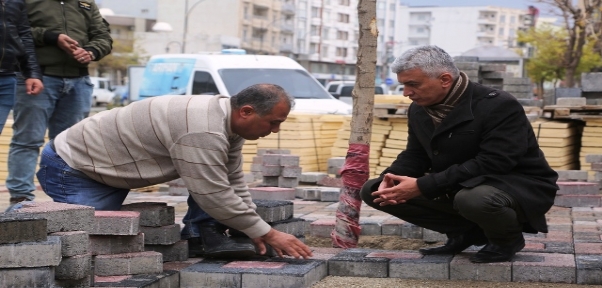 Başkan Arıcan, Yol Yapım Ve Parkeleme Çalışmalarını Yerinde İnceledi