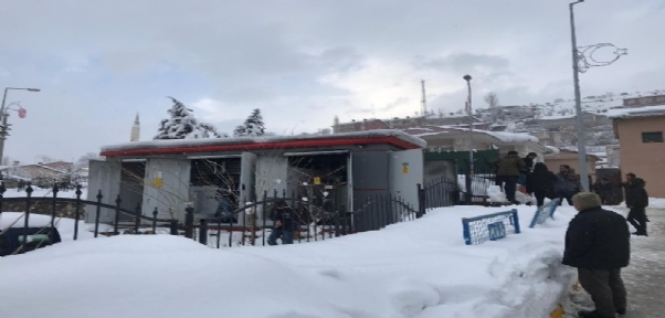 Şırnak`ta Elektrik Trafosunda Yangın