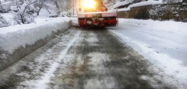 Beytüşşebap`ta Kar Esareti Sürüyor