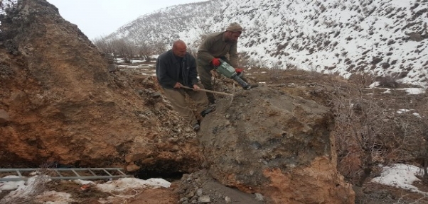 Dev Kayayı Hiltilerle Yerle Bir Ettiler