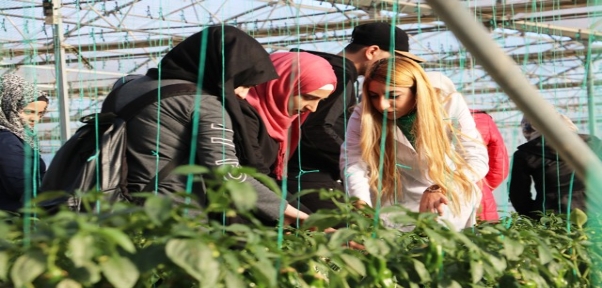 Suriyeli Öğrenciler Şanlıurfa`da Ekonomiye Katkıda Bulunuyor