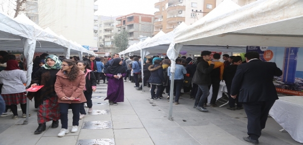 Cizre`de Eğitim ve Kariyer Fuarı açıldı