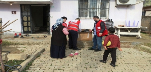 Türk Kızılayı`ndan ihtiyaç sahibi ailelere yardım