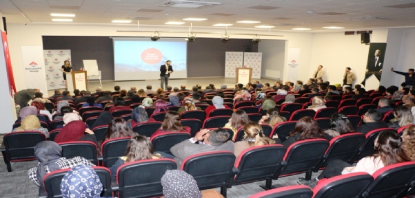 Bahçeşehir Koleji`nden Silopi`de `Mutlu Ve Başarılı Çocuk Nasıl Yetiştirilir` Semineri