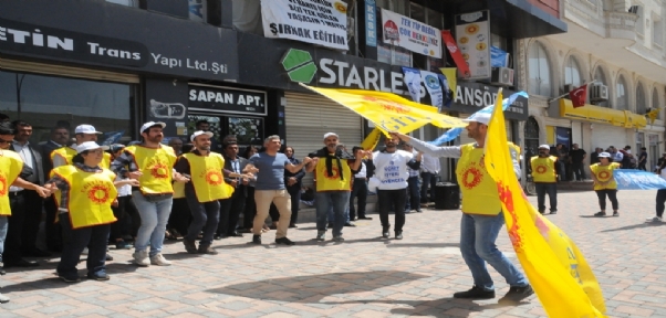 Cizre`de 4 Yıl Aradan Sonra 1 Mayıs Dünya Emek Ve Dayanışma Günü Kutlandı