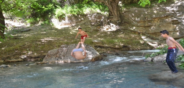 Antalya Plajı Değil Şırnak Taşları