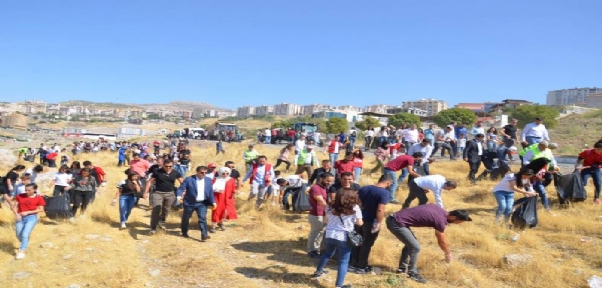 Şırnak`ta Temizlik Etkinliği Düzenlendi