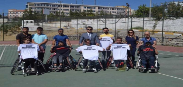 Şırnak Belediyesi`nden Şırnak Tenis Spor Kulübüne Malzeme Desteği