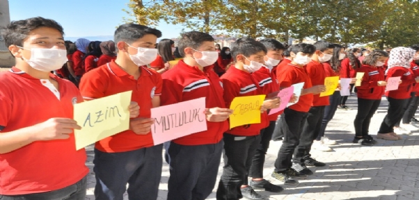 Öğrenciler Lösemiye Dikkat Çekmek İçin Maske Taktı, Lösev Yazdı