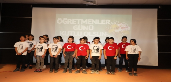 24 Kasım Öğretmenler Günü Cizre`de Coşku İle Kutlandı