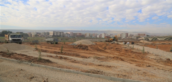 Cizre Belediyesi Konak Mahallesinde Yeni Bir Park İnşa Ediyor