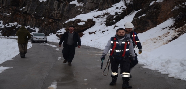 Kar yağdı Dicle Elektrik`in zorlu kış mesaisi başladı