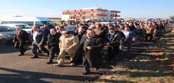 Vali Ali Hamza Pehlivan, İdil İlçesi Alakamış Köyünü Ziyaret Etti