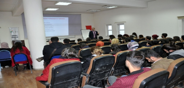 Şırnak`ta Gönüllü Öğretmenlerin Ücretsiz Kpss Kursuna Yoğun İlgi