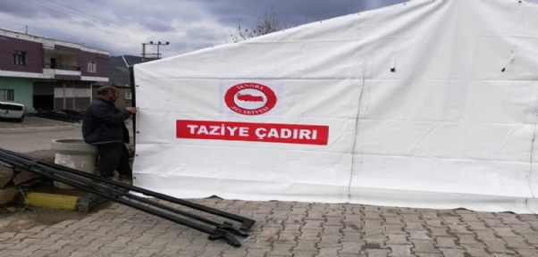 Belediye Başkanı Vatandaşlar İçin Çadır Ve Sandalye Aldı