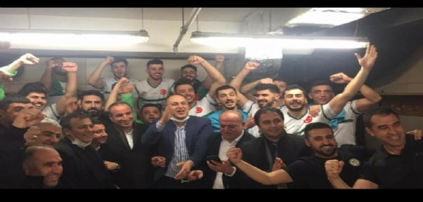 Cizre belediyesi erkek voleybol takımı 1. Lig yarı finalinin ilk maçını aldı