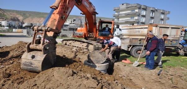 Cizre`de Yağmurlama Hattı Boruları Döşendi