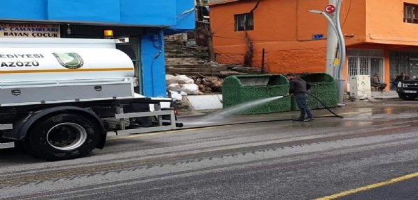 Uludere Belediyesi Çarşı Ve Sokakları Tazyikli Su İle Temizledi