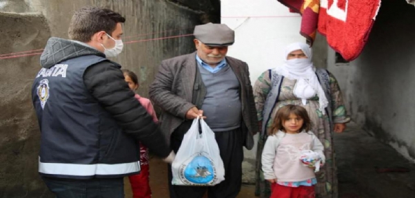 Şırnak`ta"Evde Kal" Çağrısına Uyan Yaşlılar Ve Kronik Hastalar İçin Ekipler Seferber Oldu