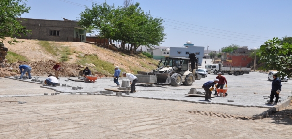 Cizre`de Kilit Parke Döşeme Ve Yama Çalışmaları Devam Ediyor