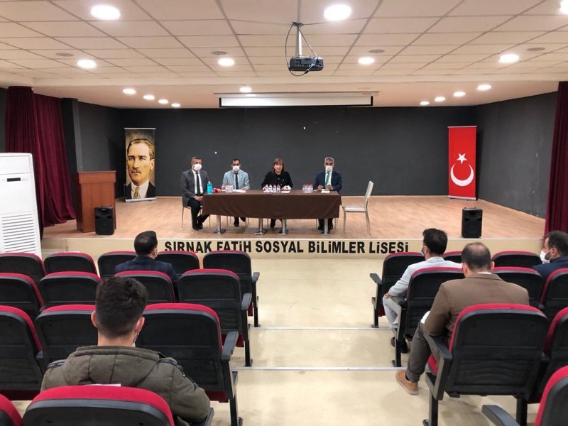 MESLEK LİSESİ MÜDÜRLERİ İLE DEĞERLENDİRME TOPLANTISI YAPILDI