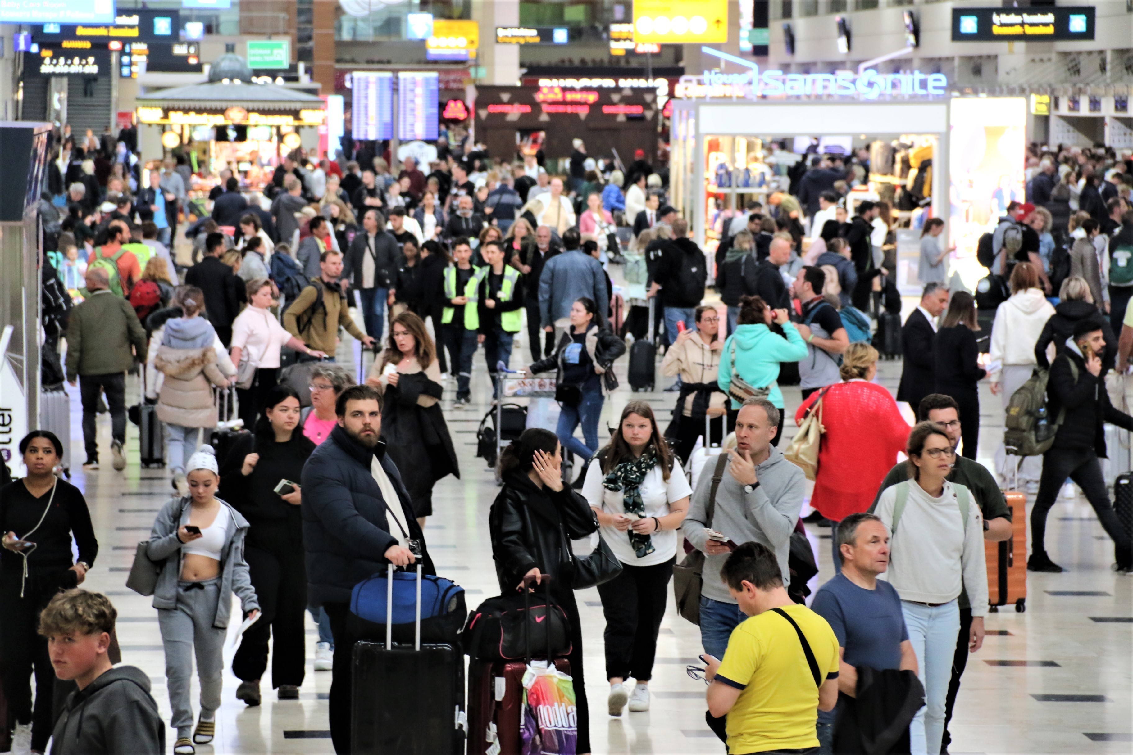 Antalya 8 milyon 11 bin 828 turist sayısına ulaştı