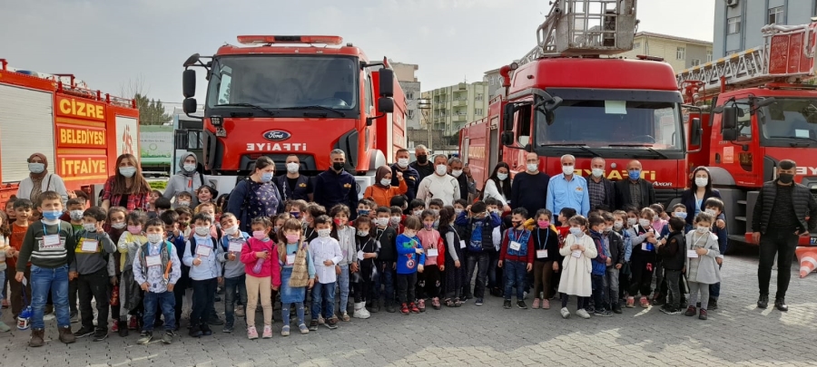 Cizre İtfaiyesi, Minik Öğrenciler için Tatbikat yaptı