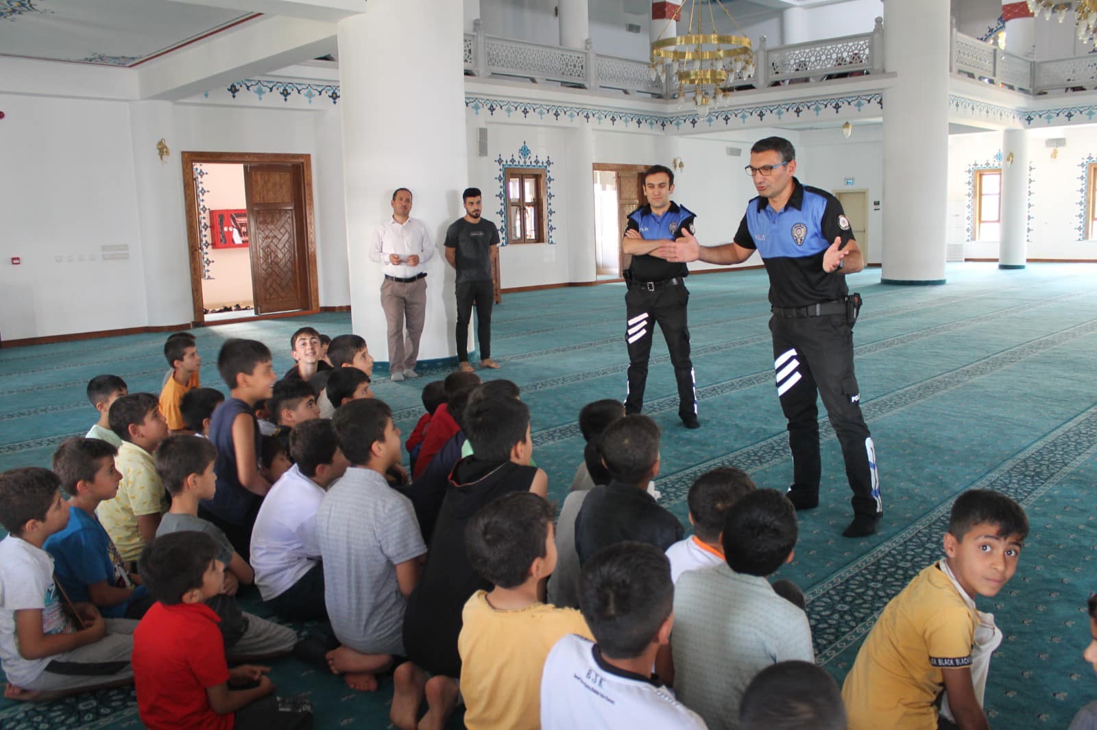 Kur’an kursu öğrencilerine Polis’ten seminer