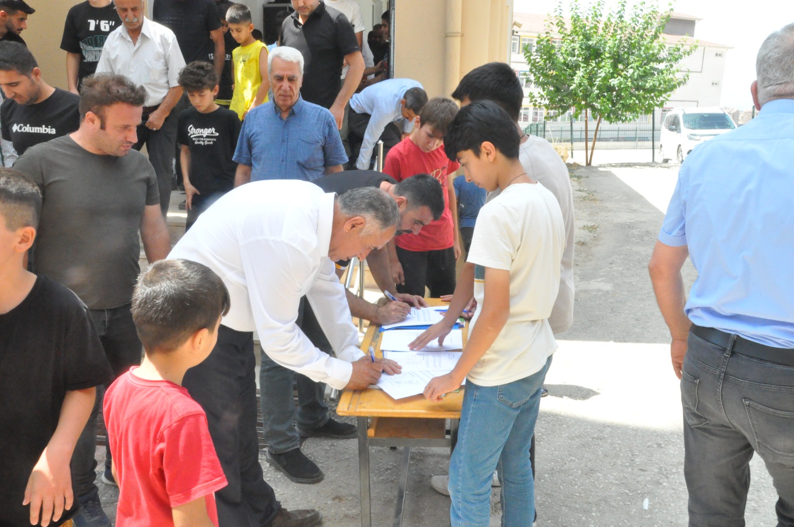 Vatandaşlar Park yapımı için İmza Topladı