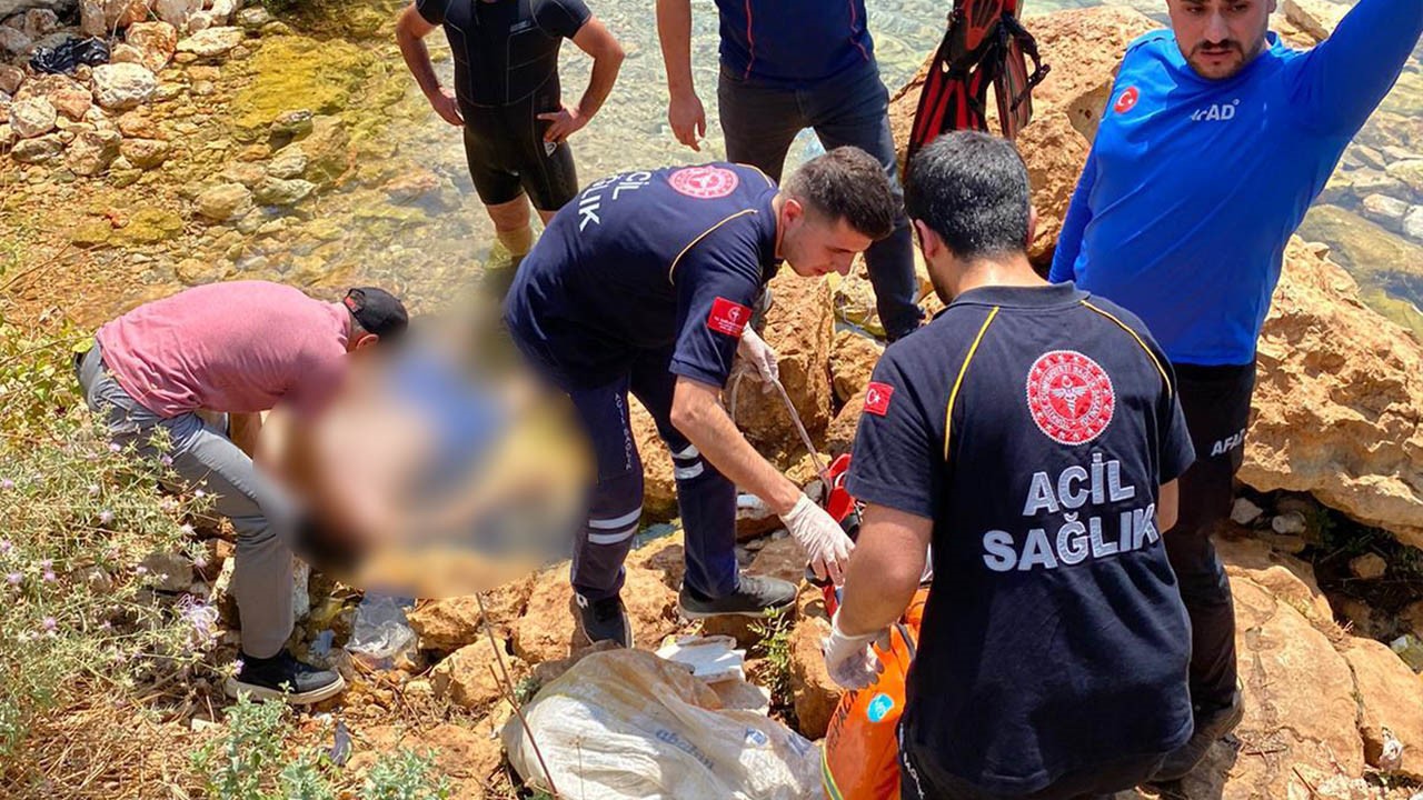 Serinlemek için girdiği göletten cansız bedeni çıkartıldı