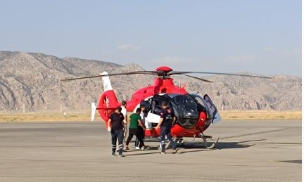 Şırnak’ta helikopter ambulans kanser hastası için havalandı