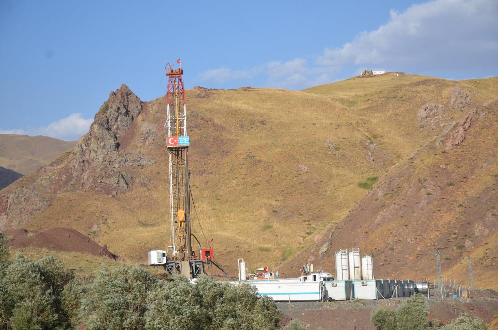 Terörden arındırma çalışmaları devam eden Şırnak'ta petrol arama çalışmaları devam ediyor