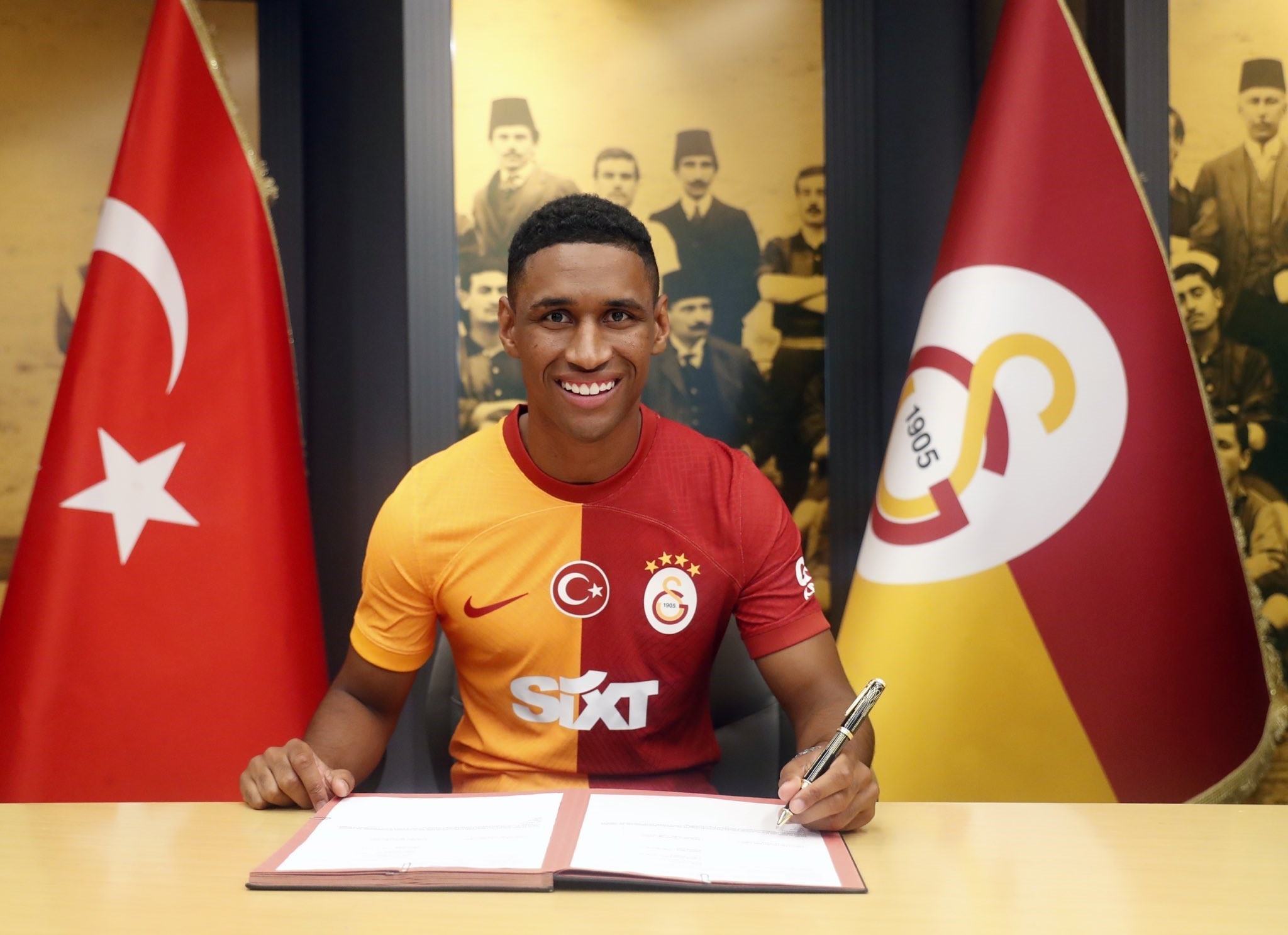 Galatasaray'da Tete'nin lisansı çıktı