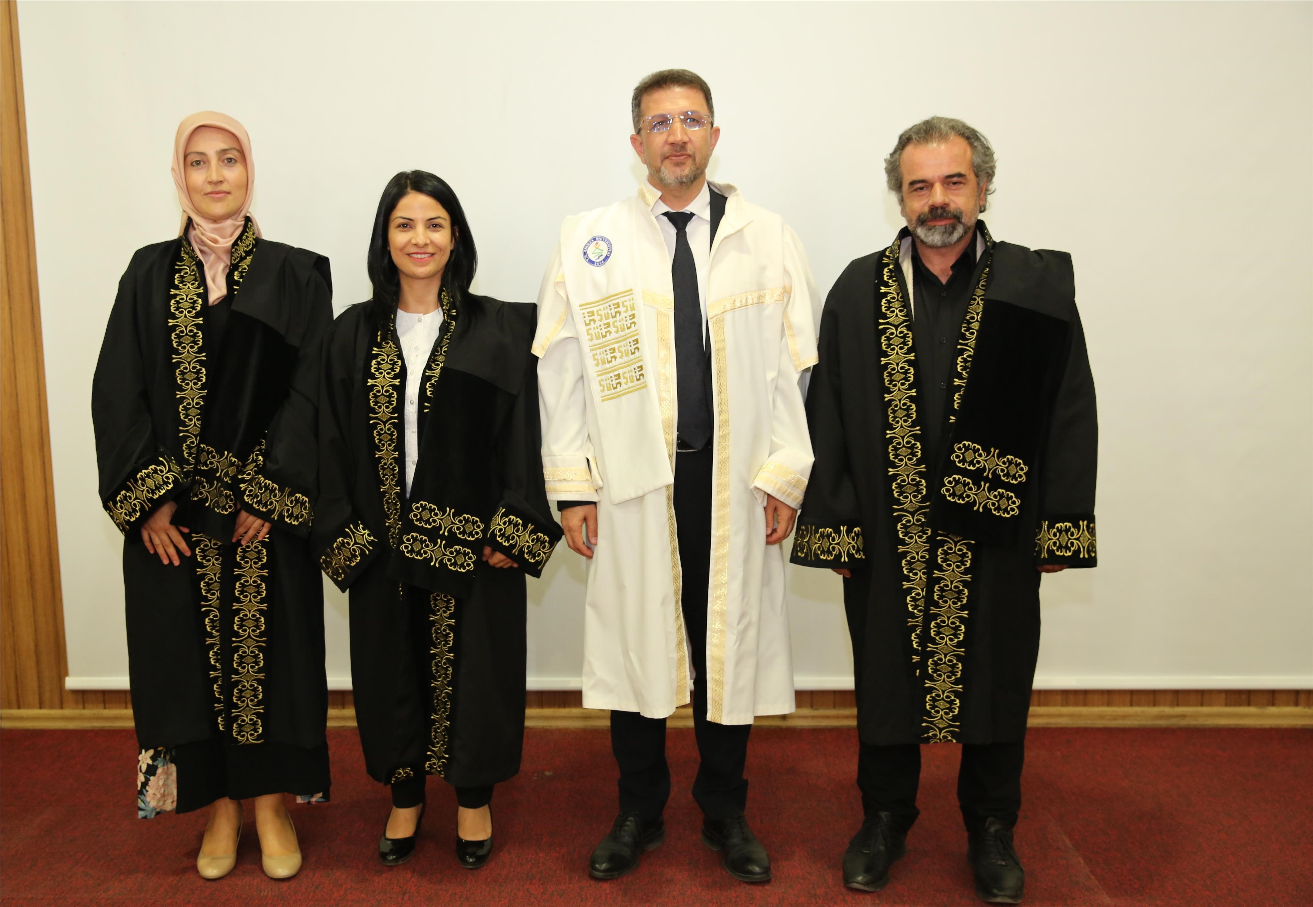 Şırnak Üniversitesi'nde öğretim görevlileri cübbe giydi