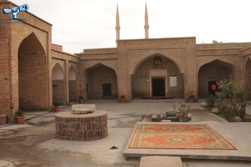 Kırmızı Medrese